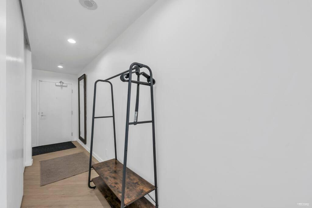 Skyview, 40Th Floor! 2Br Condo In Downtown Vancouver Bagian luar foto