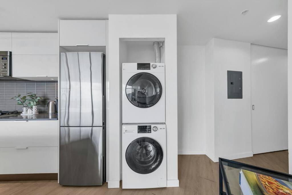 Skyview, 40Th Floor! 2Br Condo In Downtown Vancouver Bagian luar foto