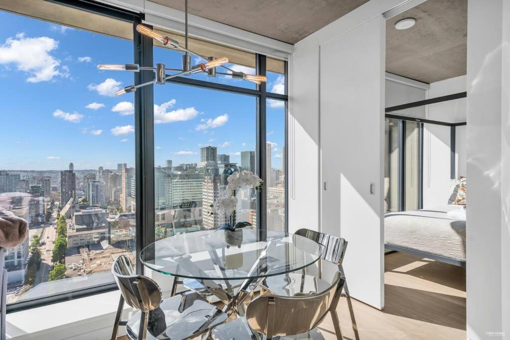 Skyview, 40Th Floor! 2Br Condo In Downtown Vancouver Bagian luar foto