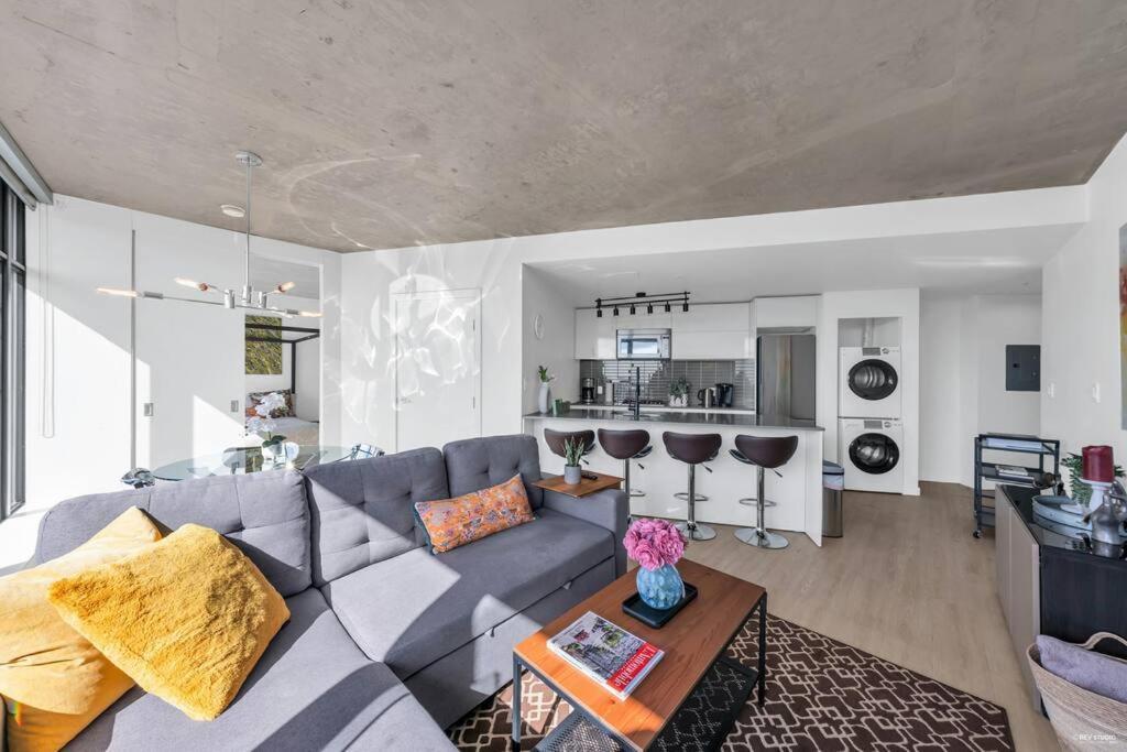 Skyview, 40Th Floor! 2Br Condo In Downtown Vancouver Bagian luar foto