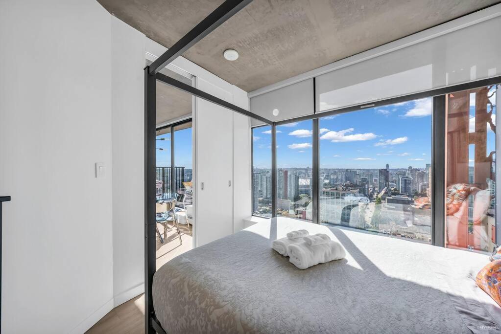 Skyview, 40Th Floor! 2Br Condo In Downtown Vancouver Bagian luar foto